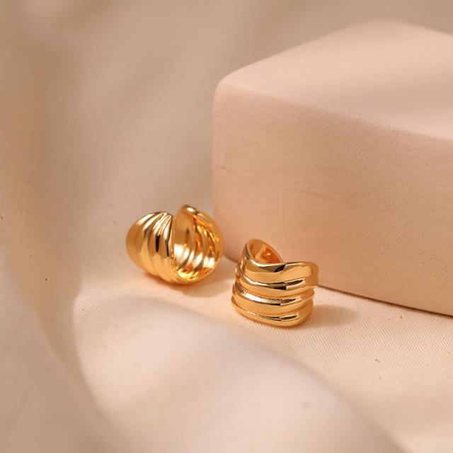 Classic easy match gold plated copper ear cuff