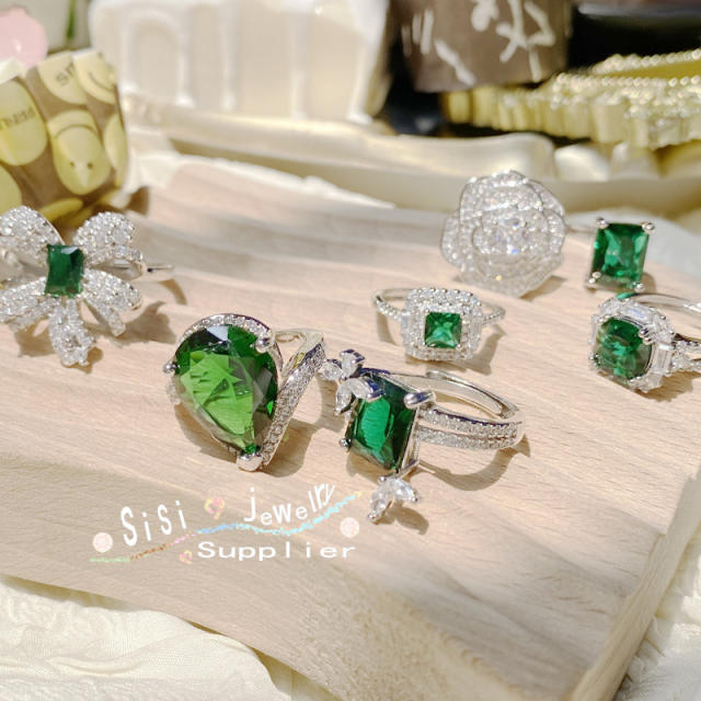 Vintage emerald statement luxury women rings