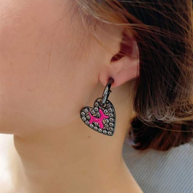 Personality black rose red diamond heart asymmetrical earrings