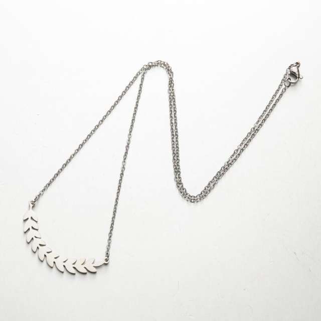 Dainty leaf design stainless steel dainty necklace