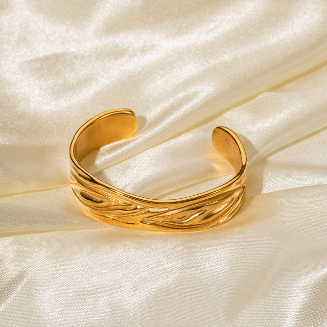 18K gold plated fold pattern stainless steel cuffs bangle