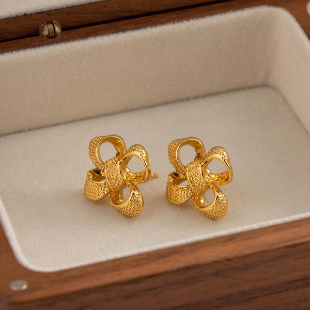 Vintage metal twisted flower petal gold plated copper studs earrings