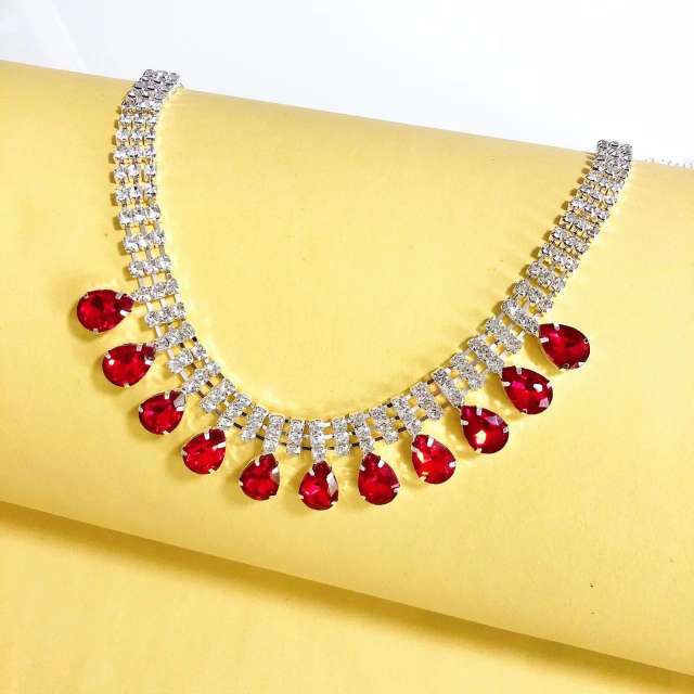 Delicate crystal drop charm diamond choker necklace