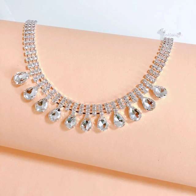 Delicate crystal drop charm diamond choker necklace