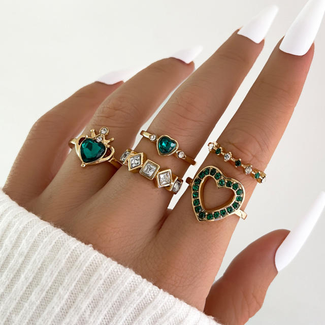 5pcs emerald rhinestone heart stackable rings set