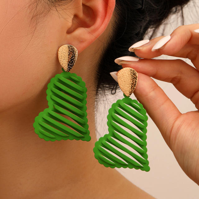 Chuny stereo hollow heart green color dangle earrings