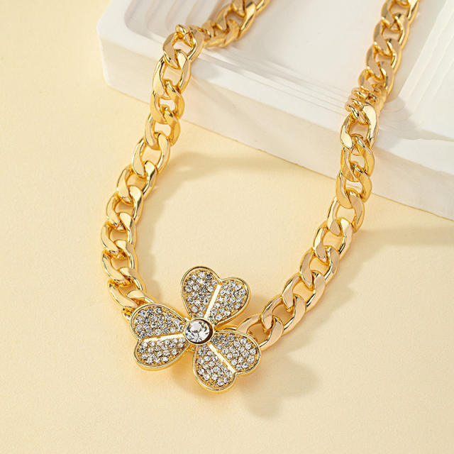 Chunky diamond clover alloy chain choker necklace