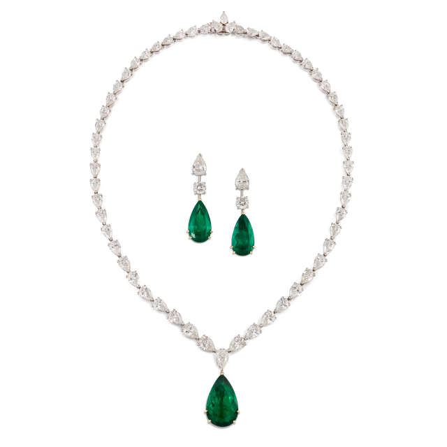 Chic tear drop emerald diamond necklace set