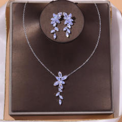 Simple design cubic zircon flower diamond necklace set