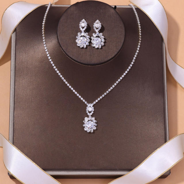 Chic easy match diamond necklace set for wedding