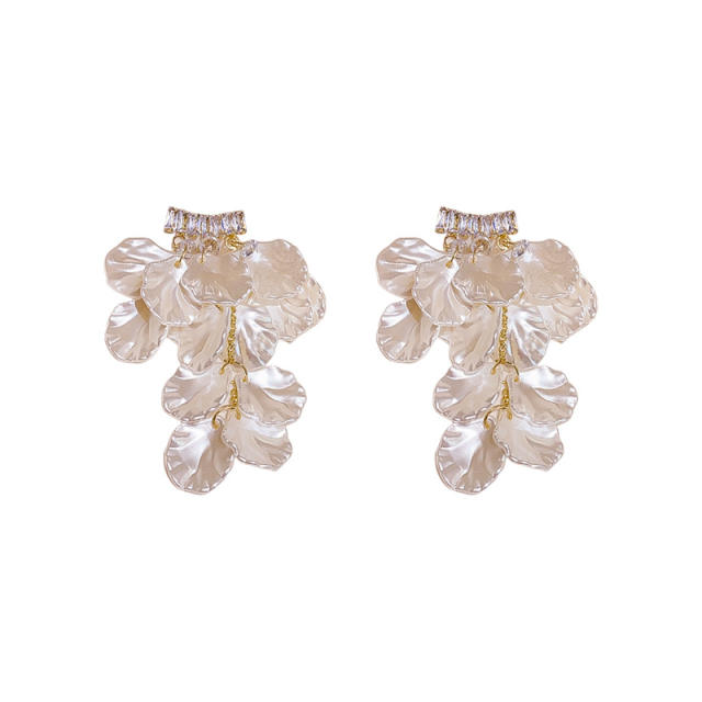 Elegant white color shell flower tassel women dangle earrings