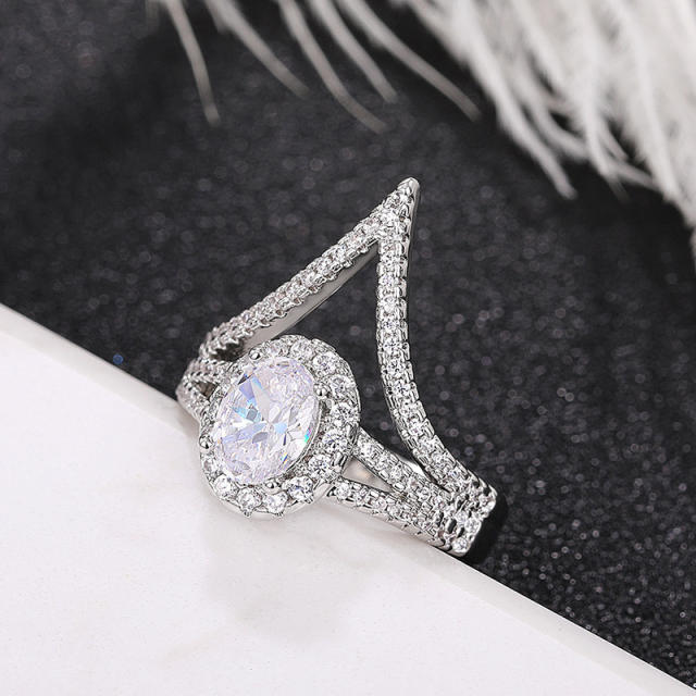 Unique V shape diamond rings for women