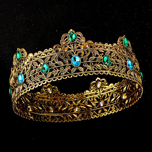 Vintage gold color emerald stone setting the quee king crown