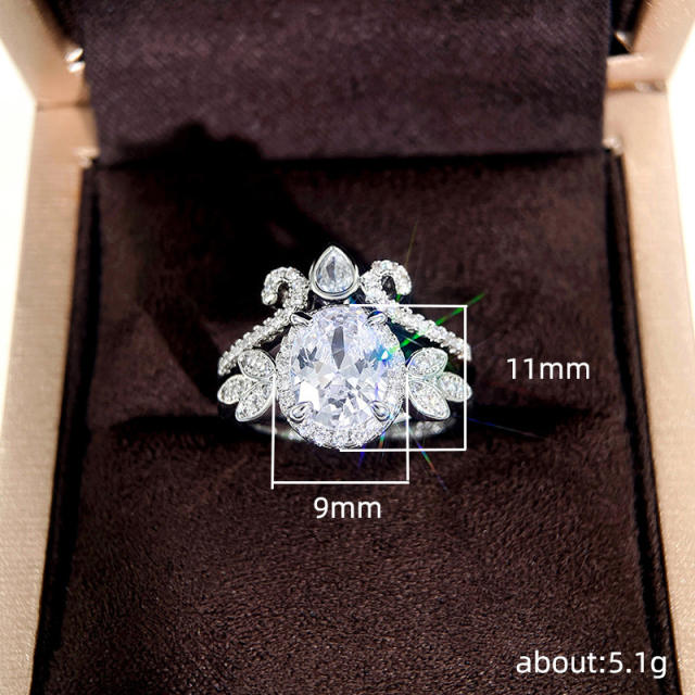 Elegant princess diamond wedding rings set