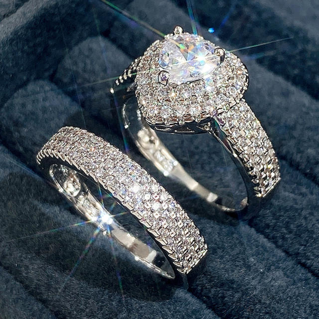 Sweet heart cut cubic zircon diamond wedding rings set