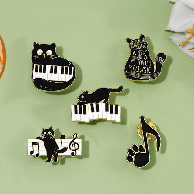 Cute black enamel cat piano brooch pins