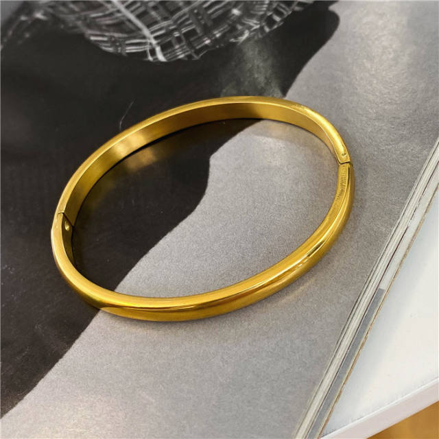 18K gold plated smooth stainless steel band bangle bracelet