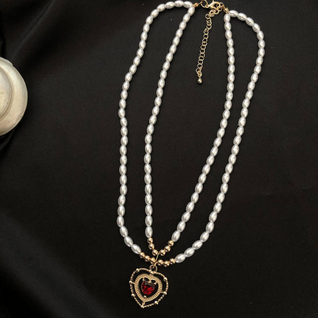 Vintage red heart pendant pearl choker necklace