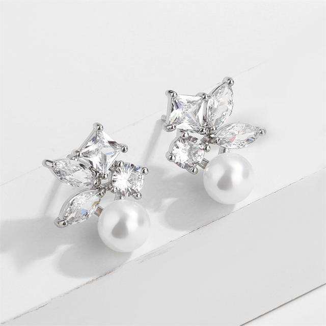 Elegant pearl bead emerald cubic zircon copper studs earrings