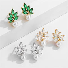 Luxury emerald cubic zircon pearl bead copper studs earrings