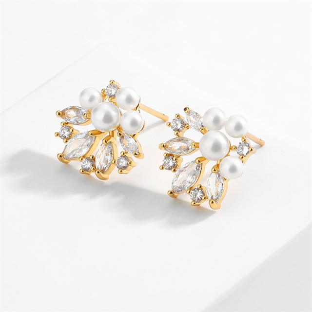 Delicate pealr bead cubic zircon flower copper studs earrings