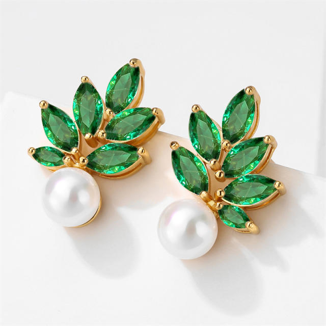 Luxury emerald cubic zircon pearl bead copper studs earrings