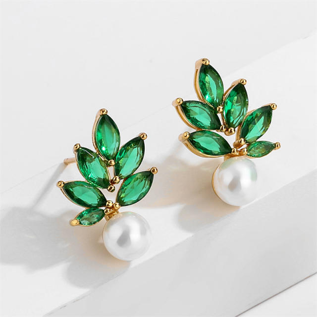 Luxury emerald cubic zircon pearl bead copper studs earrings