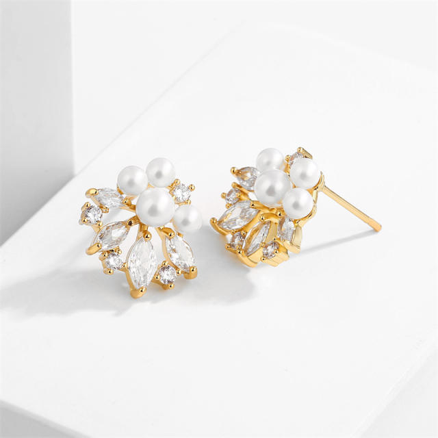 Delicate pealr bead cubic zircon flower copper studs earrings
