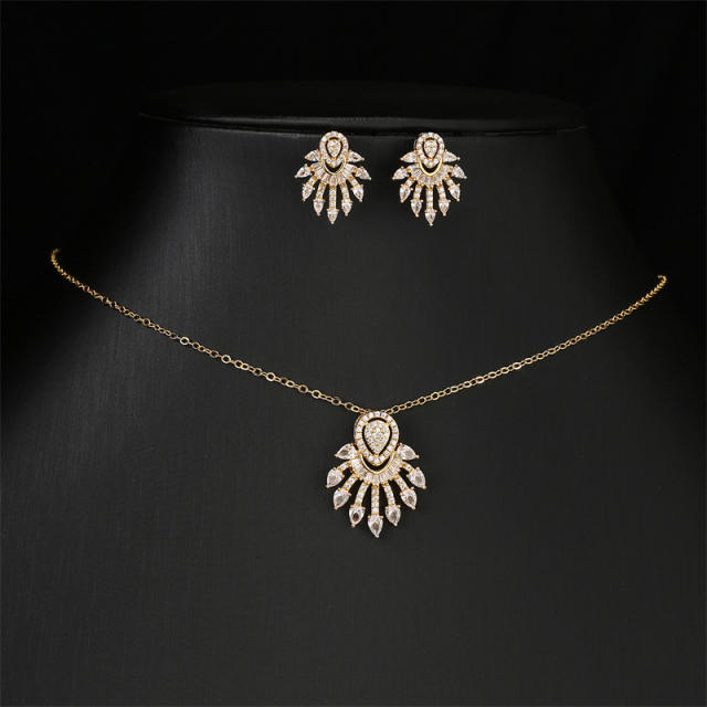 Delicate cubic zircon diamond necklace set
