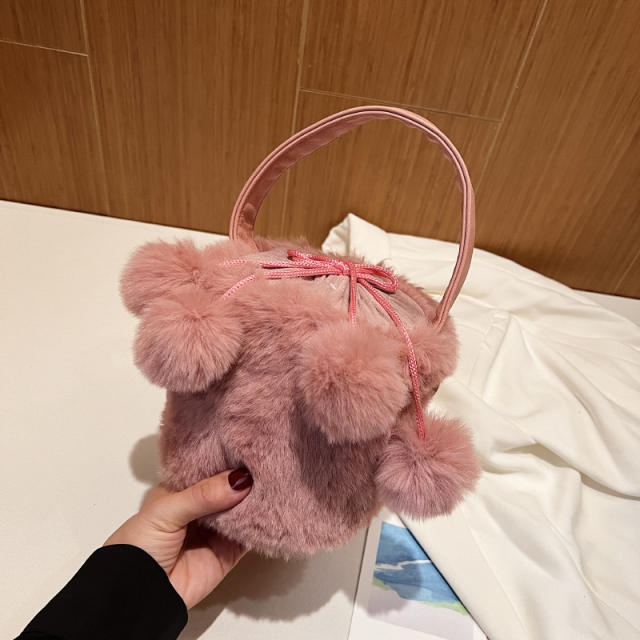 Sweet fluffy ball bucket bag for women