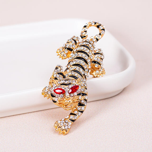 Rhinestone pave setting tiger design metal brooch for men women