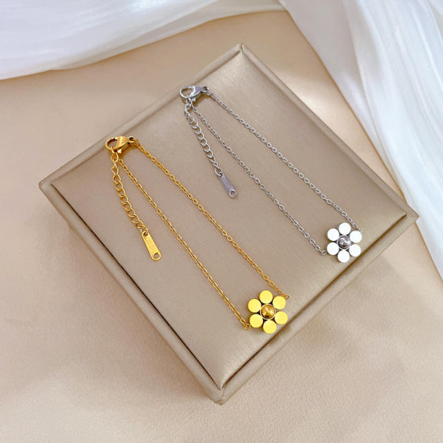 Korean fashion easy match daisy flower stainless steel bracelet