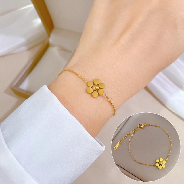 Korean fashion easy match daisy flower stainless steel bracelet