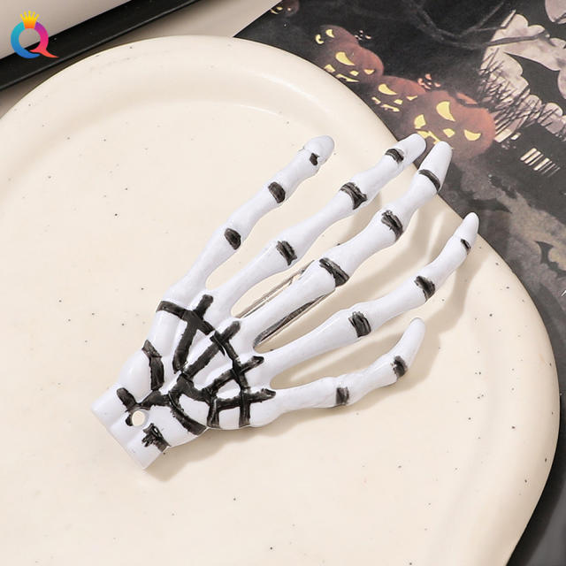 Halloween hot sale white color skull hand hair clips