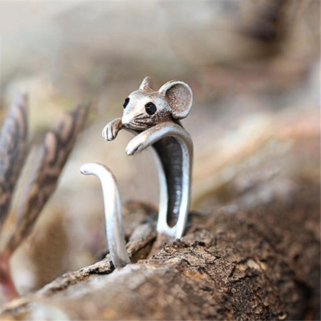 Cute vintage silver color the rat design openning rings