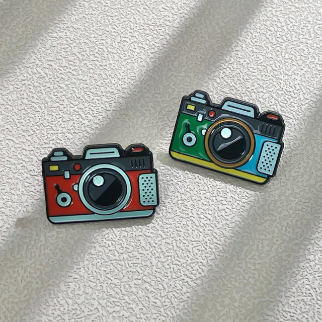 Outdoor creative camera design metal pin brooch