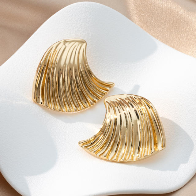 Chunky gold color shell design metal studs earrings