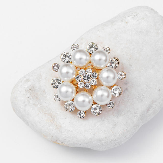 Delicate imitation pearl rhinestone flower metal brooch gift brooch