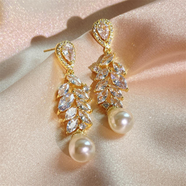 Delicate horse eye shape cubic zircon drop pearl diamond earrings