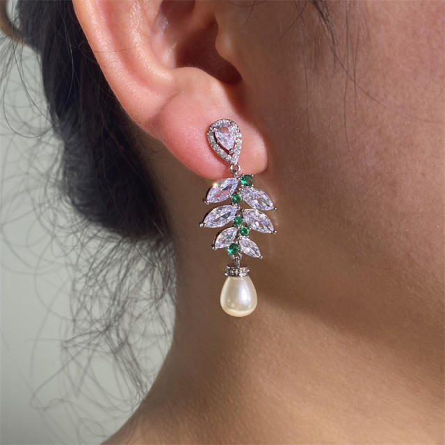 Delicate horse eye shape cubic zircon pearl drop diamond earrings