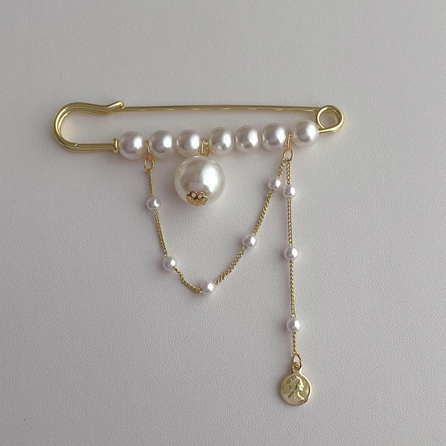 Winter pearl bead pin design women brooch