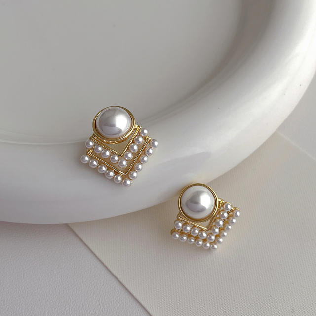 Korean fashion elegant pearl bead studs earrings