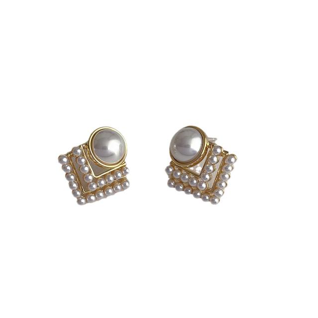 Korean fashion elegant pearl bead studs earrings