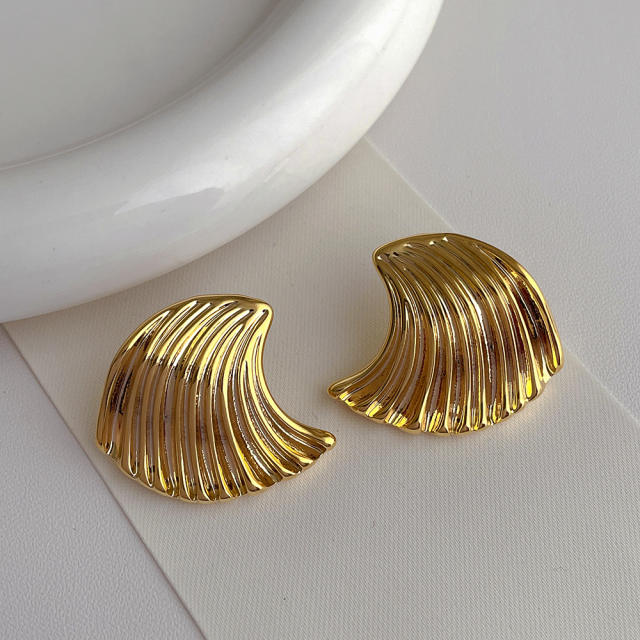 Hot sale wave shell design gold plated copper studs earrings