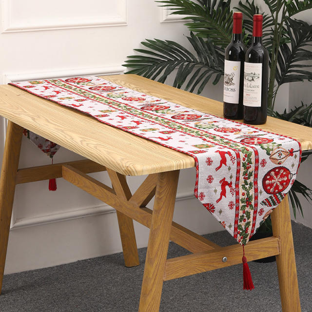 Christmas knitted table runner