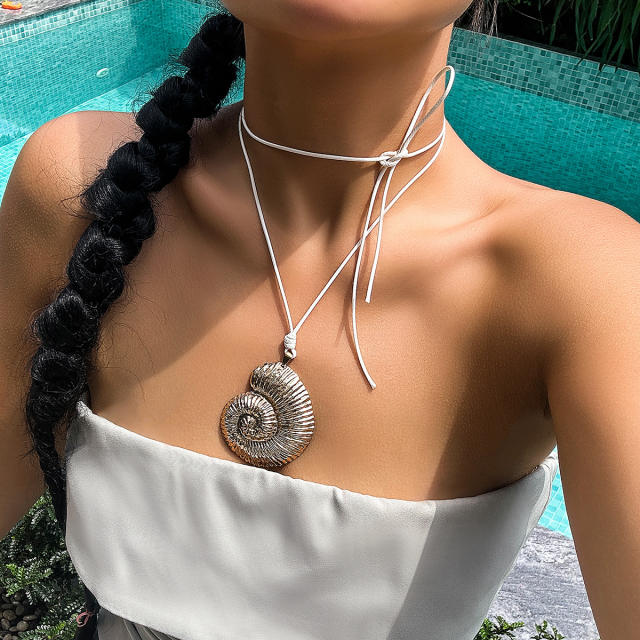 Boho beach trend shell conch pendant choker necklace