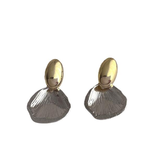 Elegant two tone ginkgo leaf gold plated copper earrings