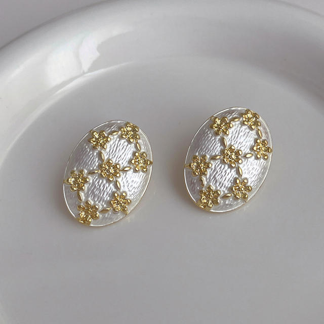 Vintage gold color tiny flower oval shape women earrings