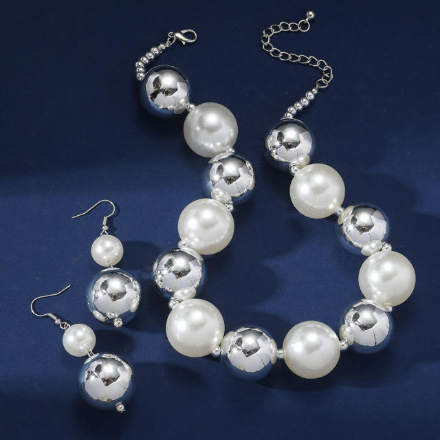 Chunky imitation pearl bead choker necklace set