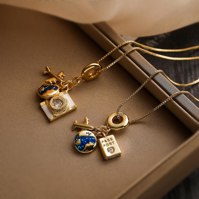 Creative traveller favoiret plane camera pendant gold plated copper necklace